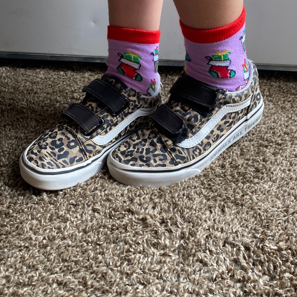 Vans Girls size 1 Leopard print Velcro.